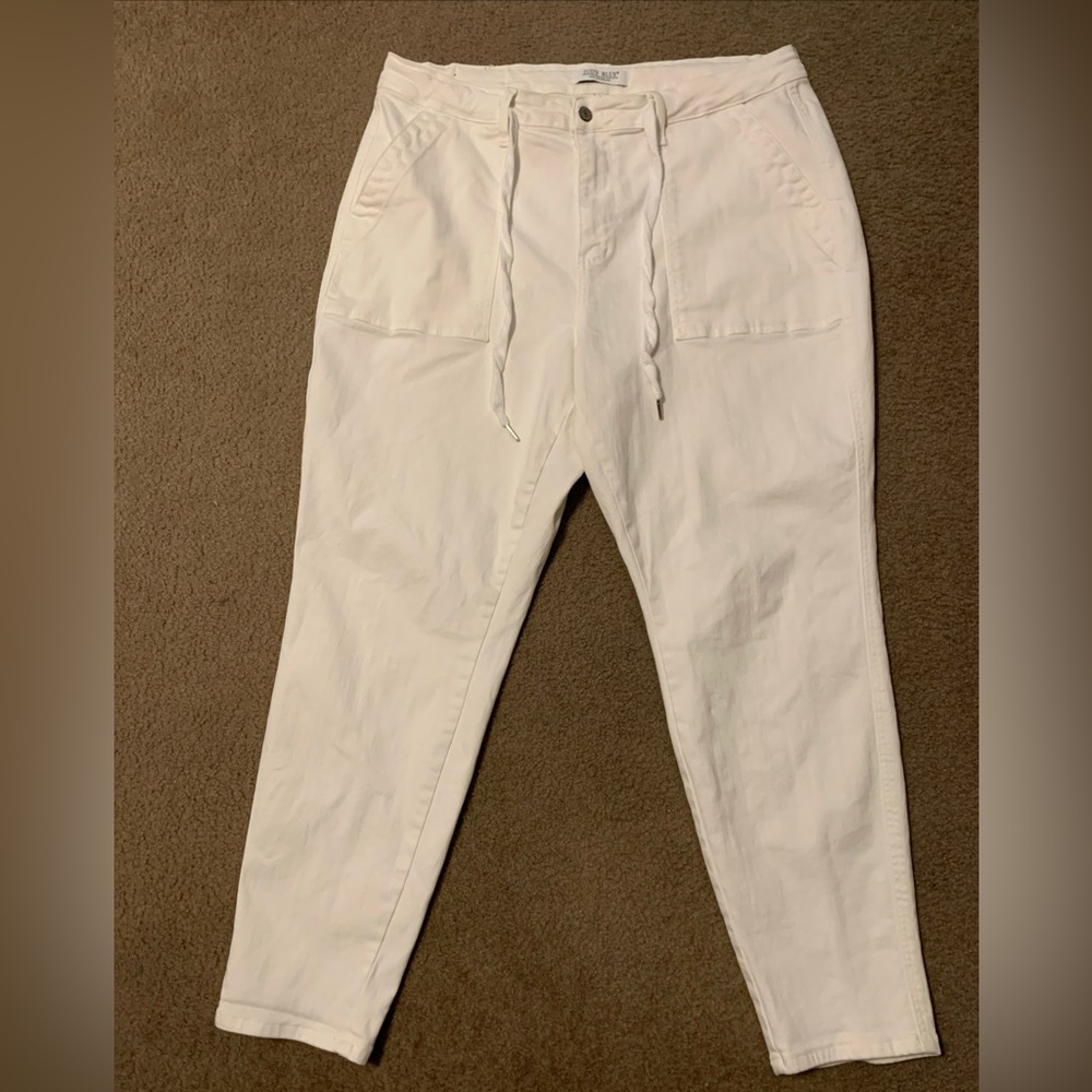 Judy Blue Women’s White Denim Joggers